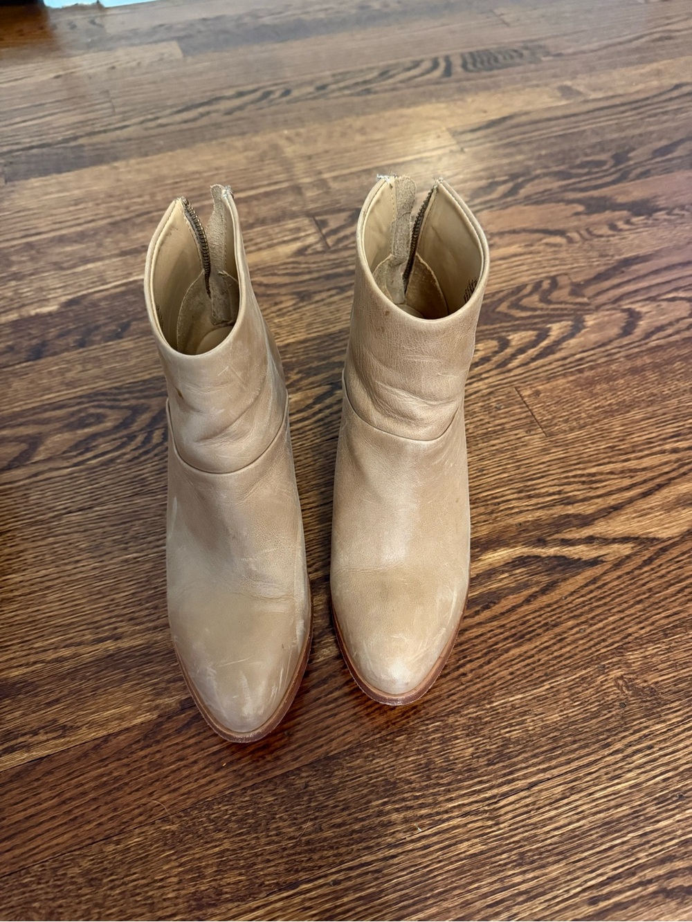 Nisolo Women's Beige Leather Ankle Boots - Great Condition!